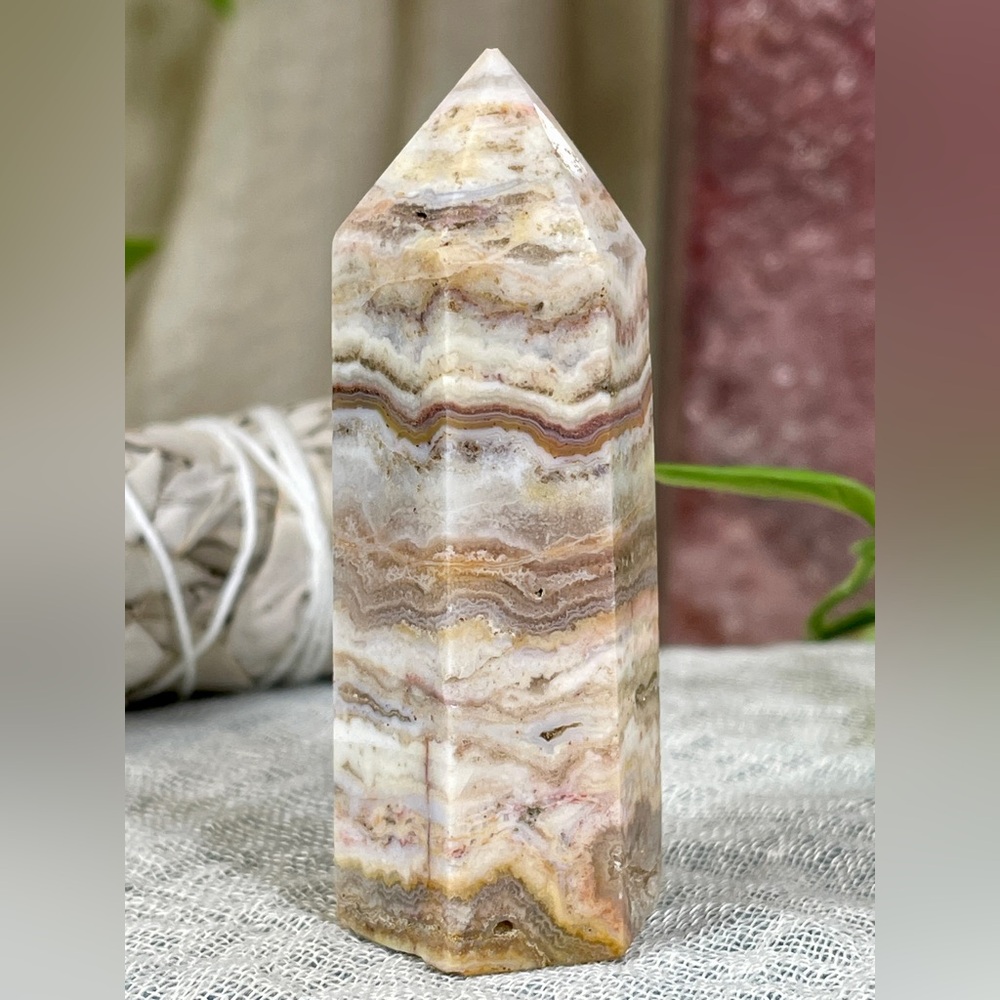 0746 Lace Agate Crystal Mini Tower